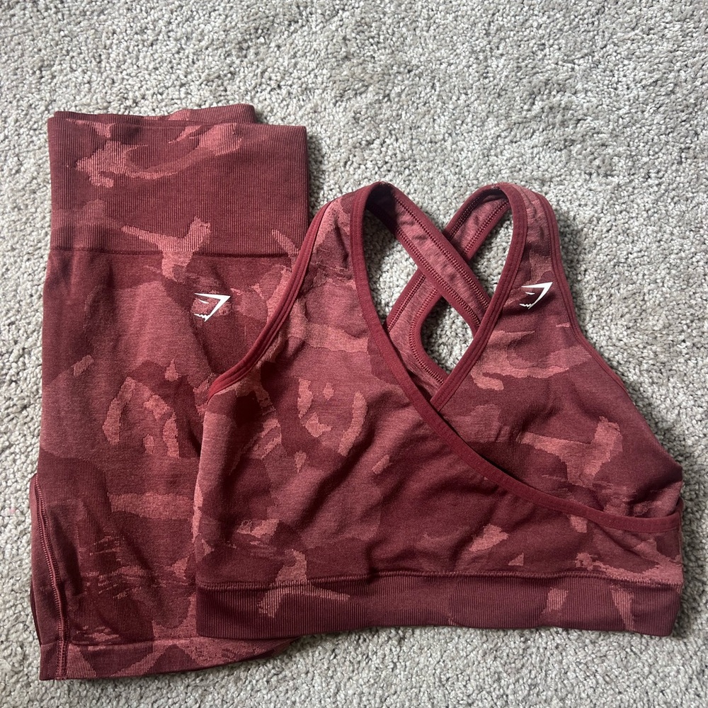 Gymshark adapt camo bra-biker short set